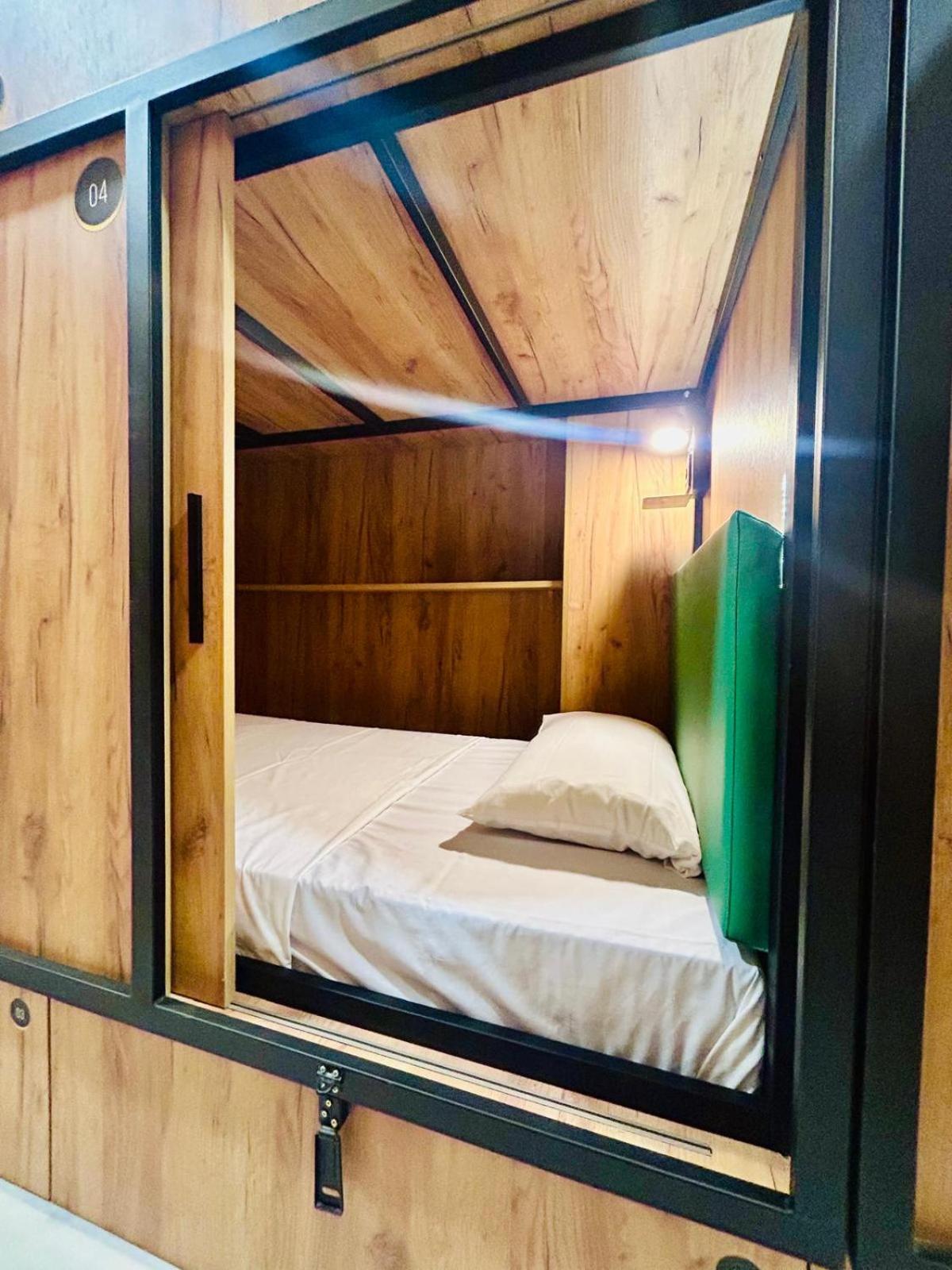 Urban Capsulehotel Madrid